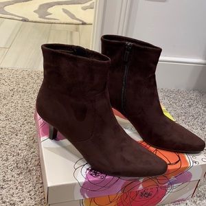 Like new worn 1 time, great Condition